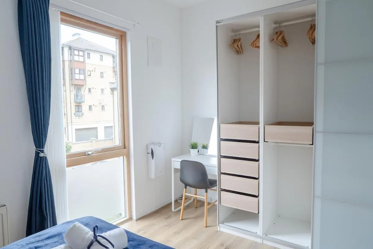 Excel London - 2 Bedroom Apartment - Sleep 4